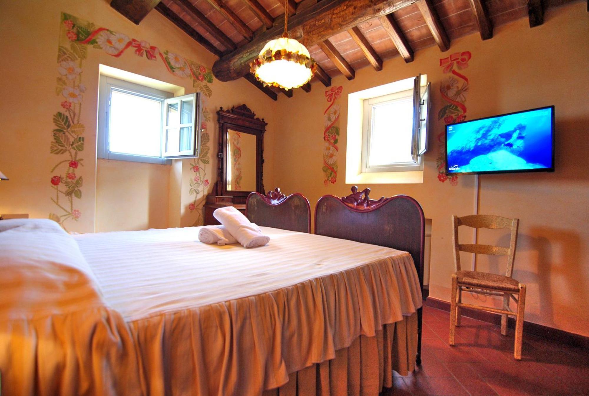 Agriturismo I Frati Пачиано Экстерьер фото